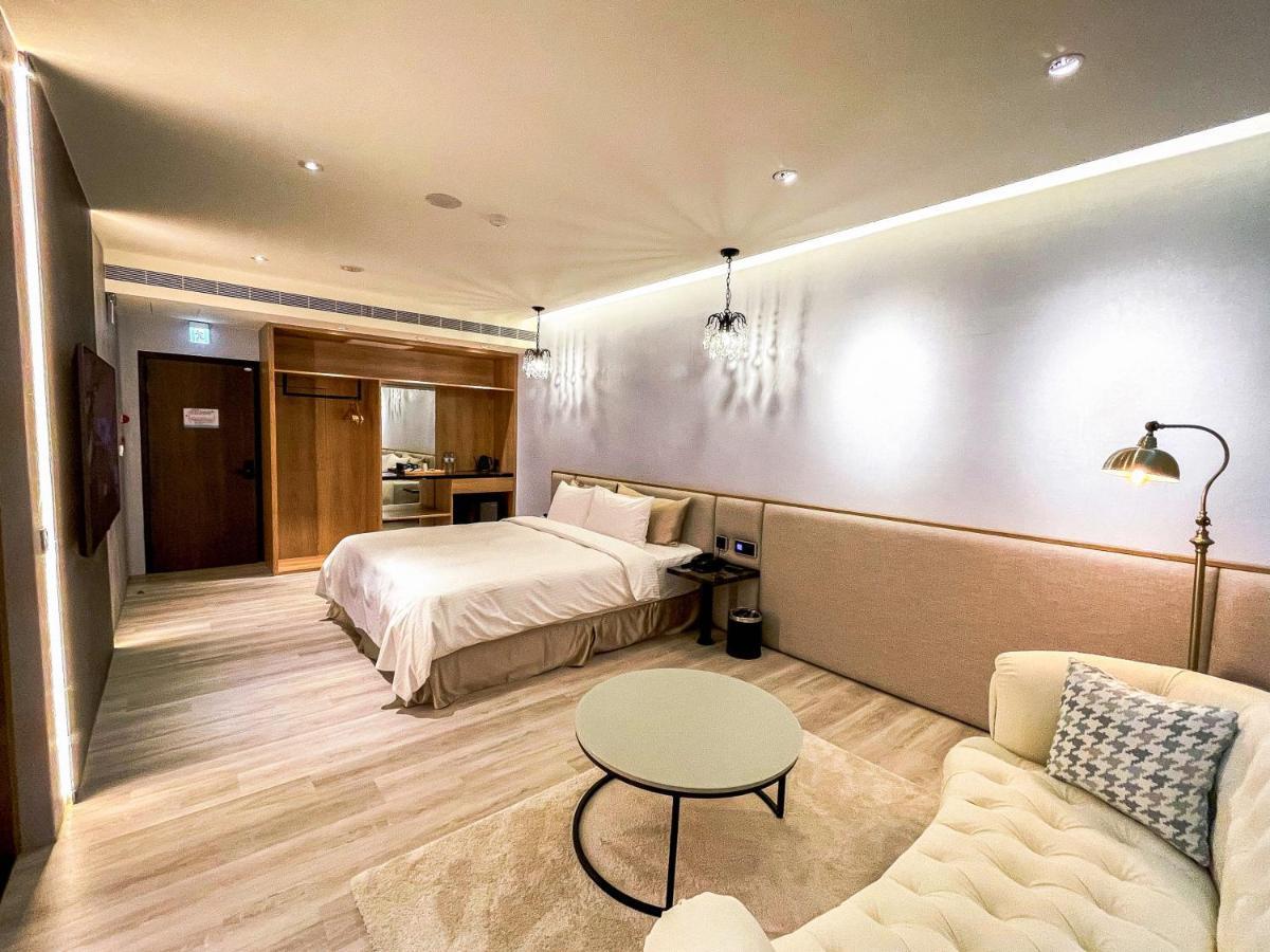 Fifth Avenue Motel Taichung Dış mekan fotoğraf